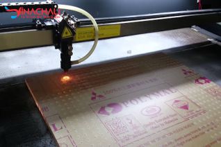 Cắt mica bằng máy cắt laser chính xác đẹp