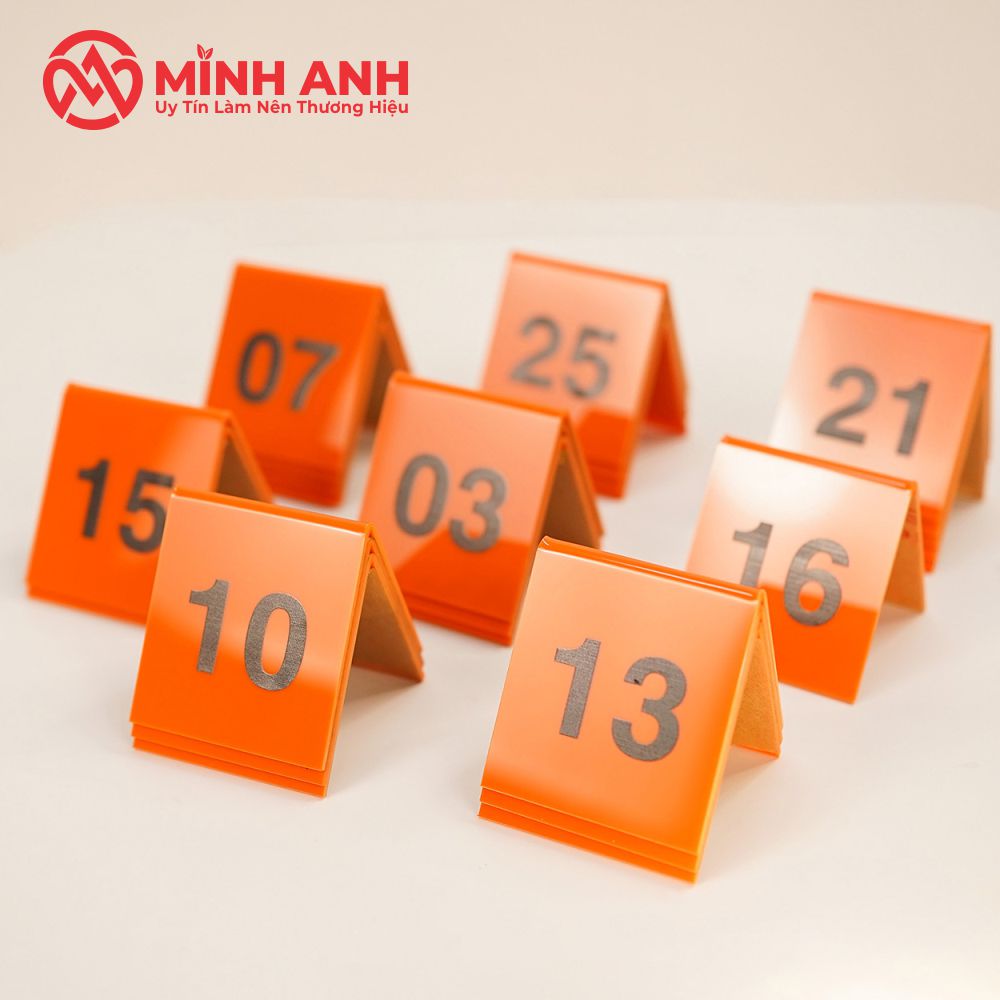 bien-so-mica-de-ban-2-mat-minh-anh-3